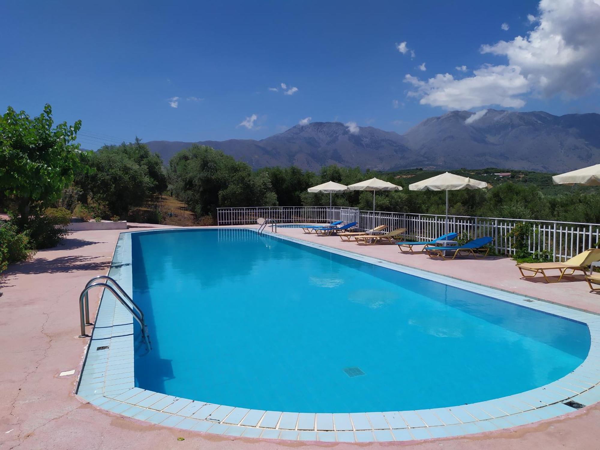 Calamon Apartments Episkopi-Chania Eksteriør billede